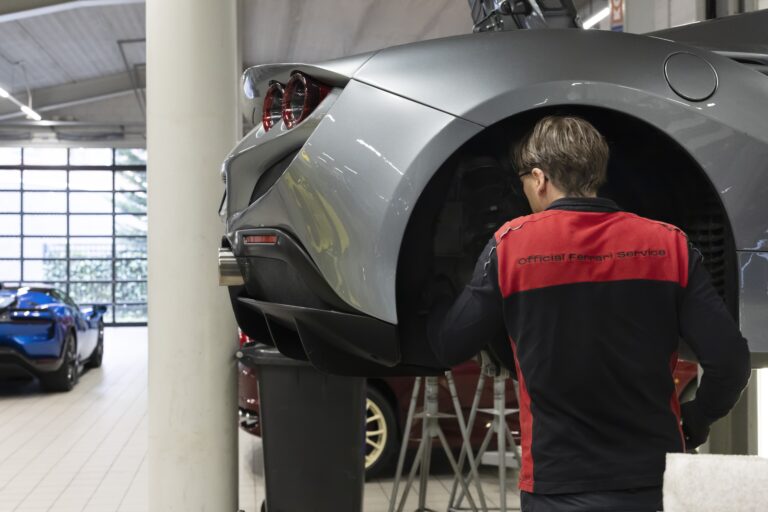 Eerste autotechnicus – Ferrari