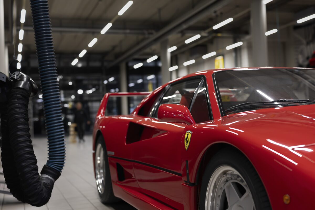 Ferrari F40 bij Kroymans