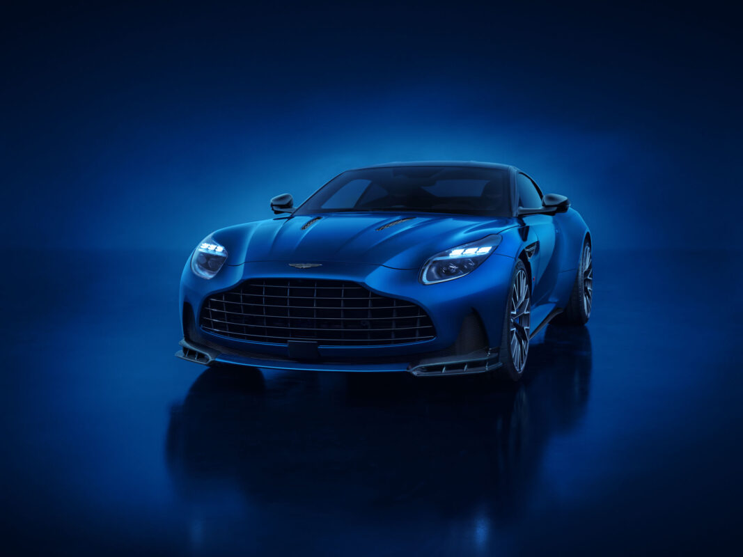 Aston Martin DB12 S