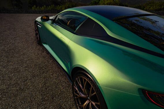 Aston Martin DB12