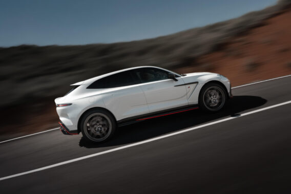 Aston Martin DBX S