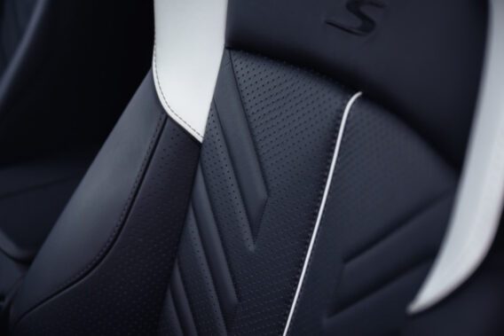 Aston Martin DBX S