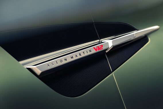 Aston Martin Vanquish Volante
