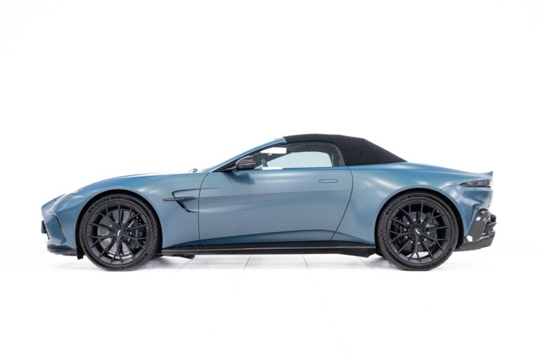 Aston Martin V8 Vantage Roadster 26MY 4.0