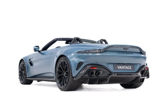 Aston Martin V8 Vantage Roadster 26MY 4.0
