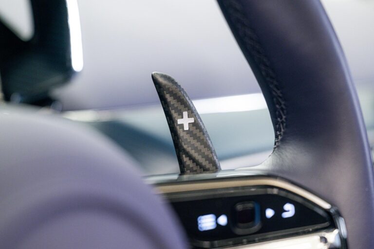 Aston Martin V8 Vantage Roadster 26MY 4.0