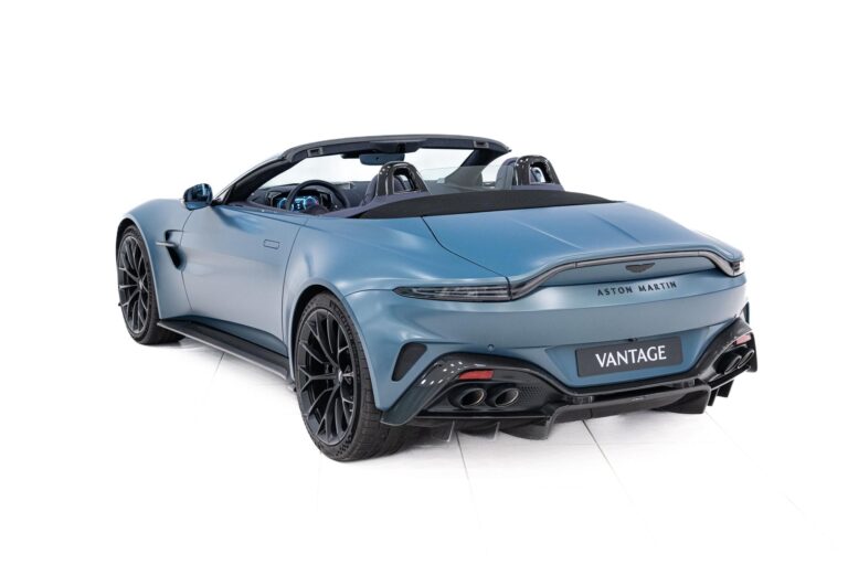 Aston Martin V8 Vantage Roadster 26MY 4.0