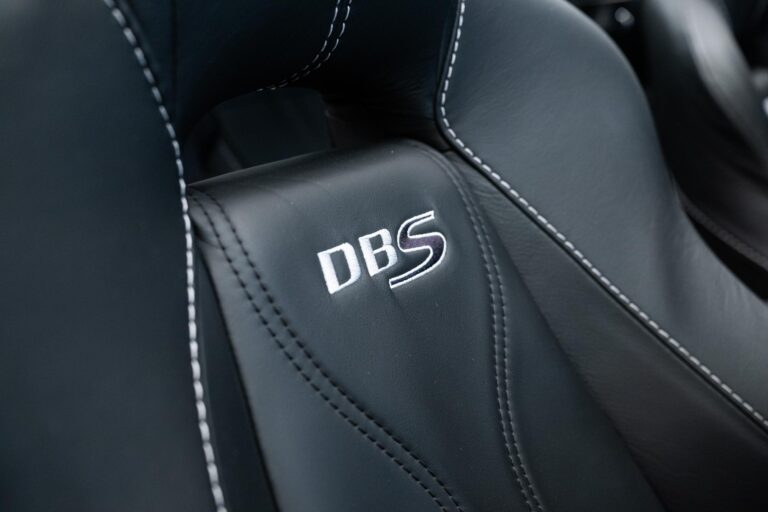 Aston Martin DBS Volante