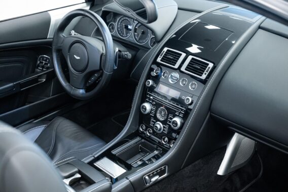 Aston Martin DBS Volante