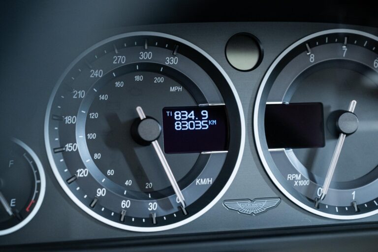 Aston Martin DBS Volante