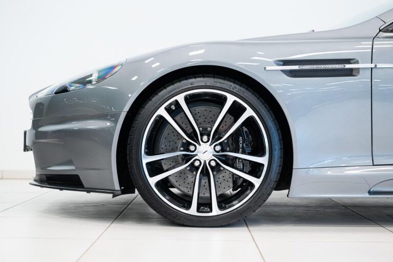 Aston Martin DBS Volante