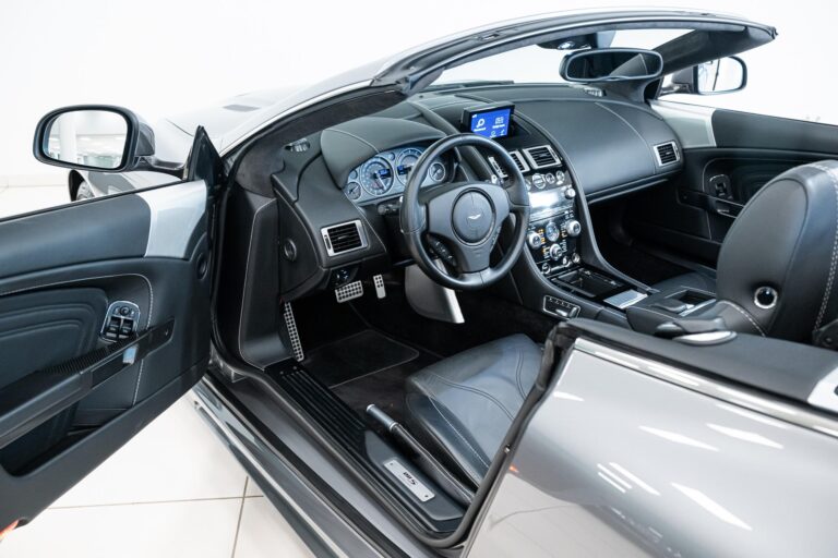 Aston Martin DBS Volante