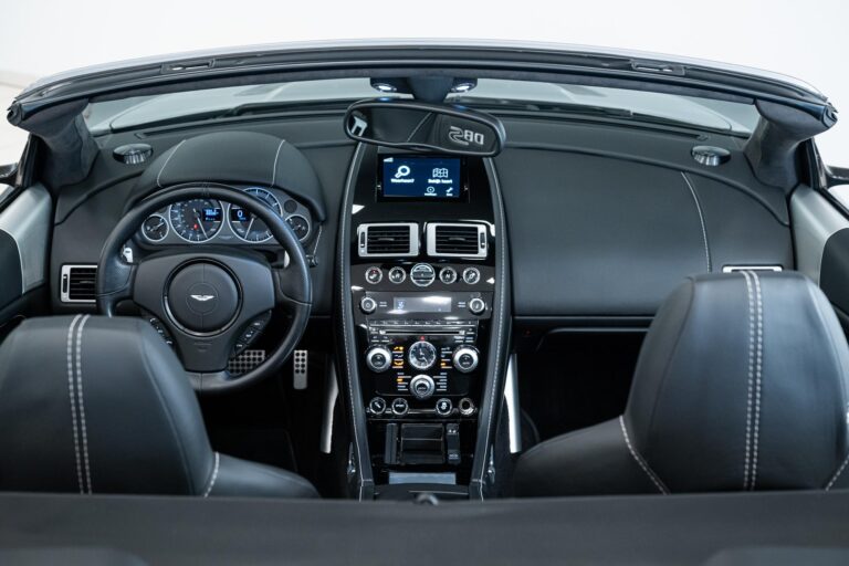 Aston Martin DBS Volante
