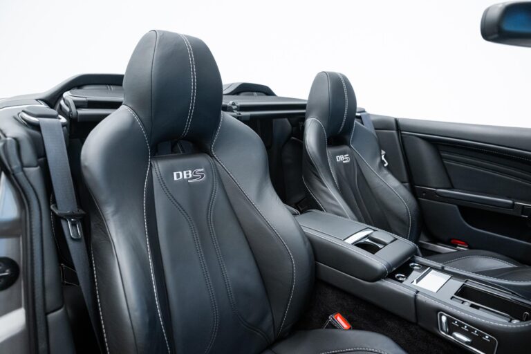 Aston Martin DBS Volante