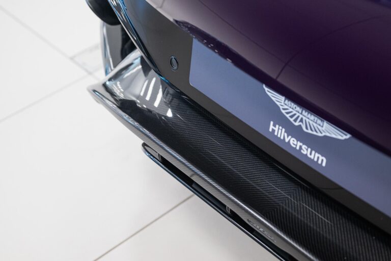 Aston Martin DBX 707