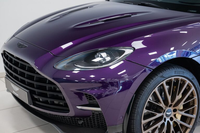 Aston Martin DBX 707