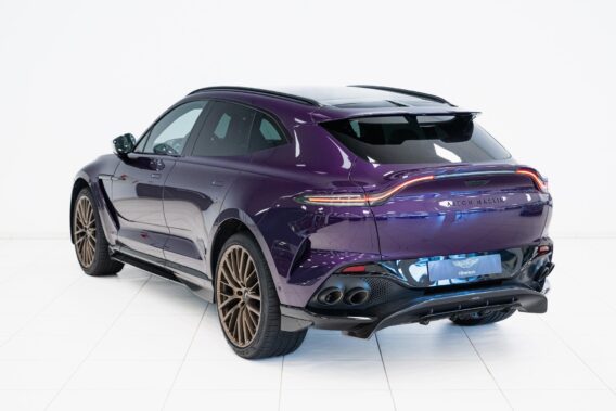 Aston Martin DBX 707