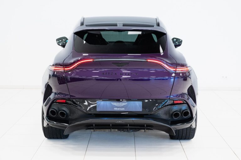 Aston Martin DBX 707