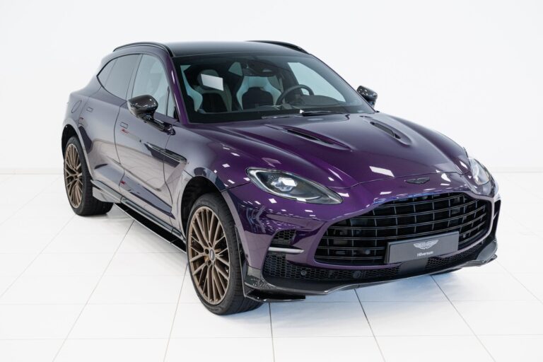 Aston Martin DBX 707