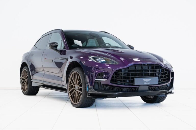 Aston Martin DBX 707