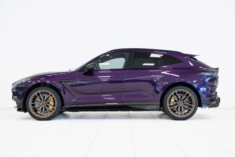 Aston Martin DBX 707