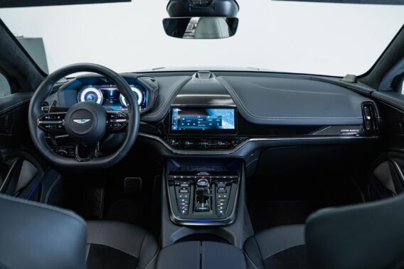 Aston Martin DBX 707
