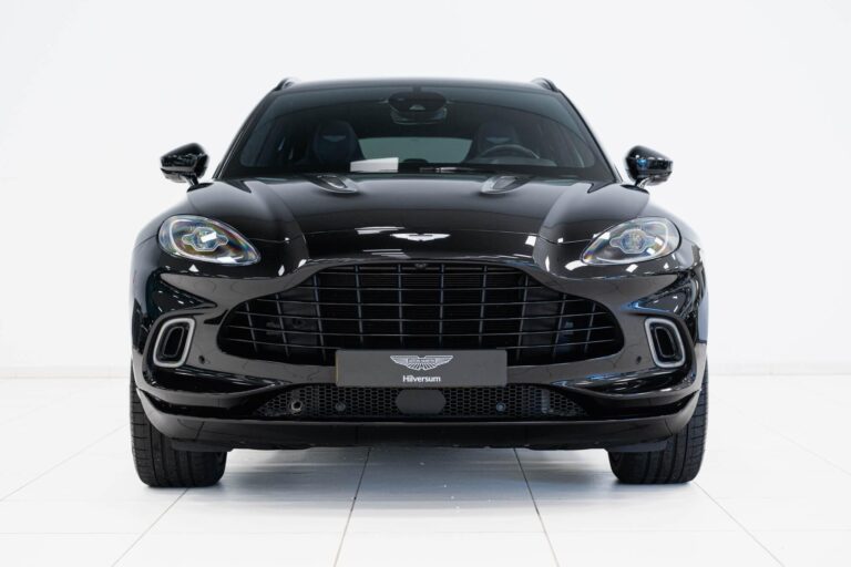 Aston Martin DBX 4.0 V8