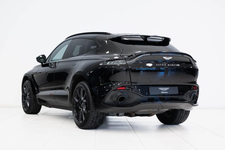 Aston Martin DBX 4.0 V8