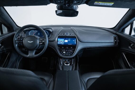 Aston Martin DBX 4.0 V8