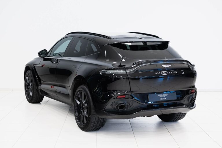 Aston Martin DBX 4.0 V8