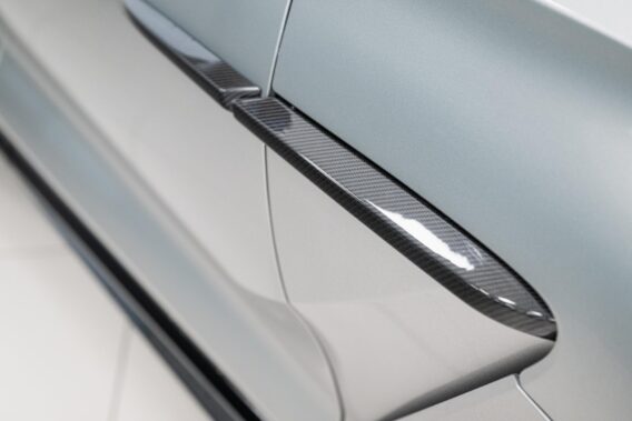 Aston Martin DBX 707