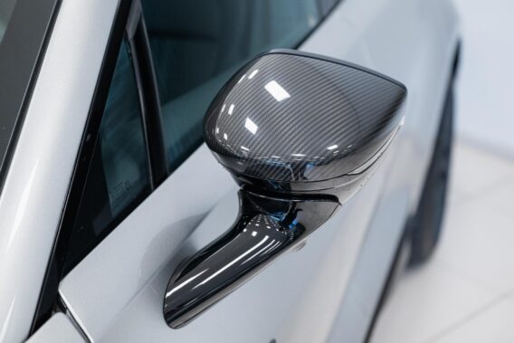 Aston Martin DBX 707