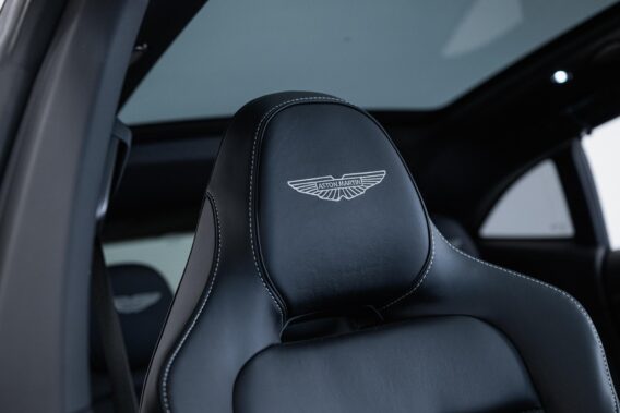 Aston Martin DBX 707