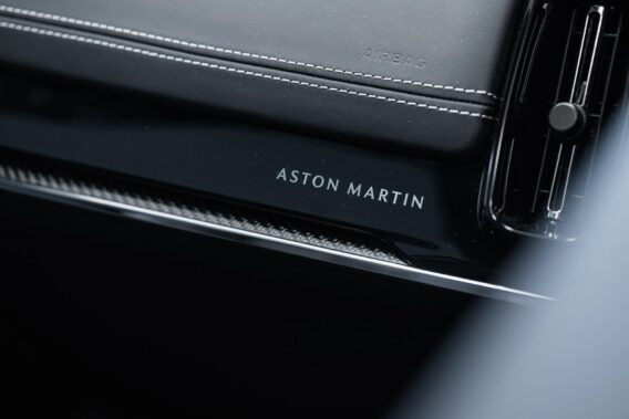 Aston Martin DBX 707