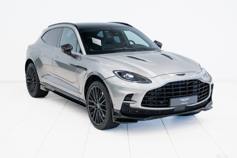Aston Martin DBX 707