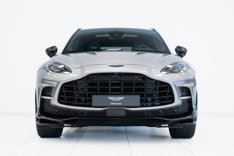 Aston Martin DBX 707