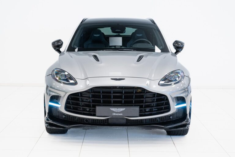 Aston Martin DBX 707