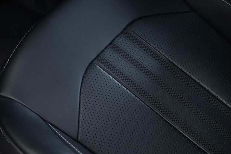 Aston Martin DBX 707