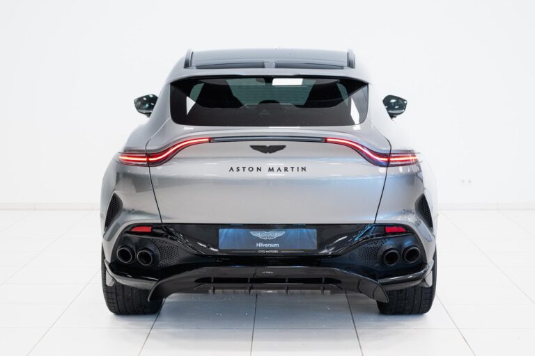 Aston Martin DBX 707