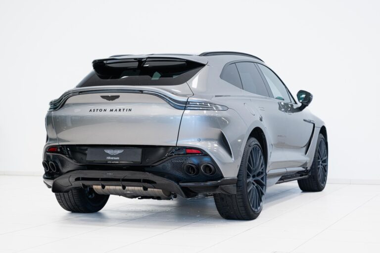 Aston Martin DBX 707