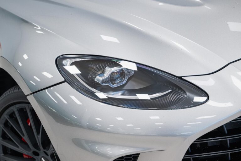 Aston Martin DBX 707