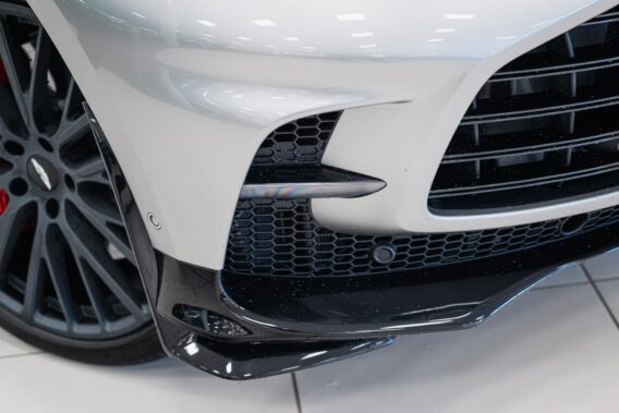 Aston Martin DBX 707