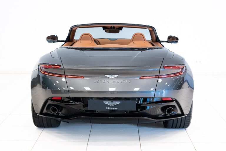 Aston Martin DB12 Volante