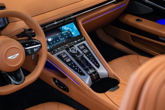 Aston Martin DB12 Volante