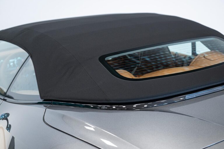 Aston Martin DB12 Volante