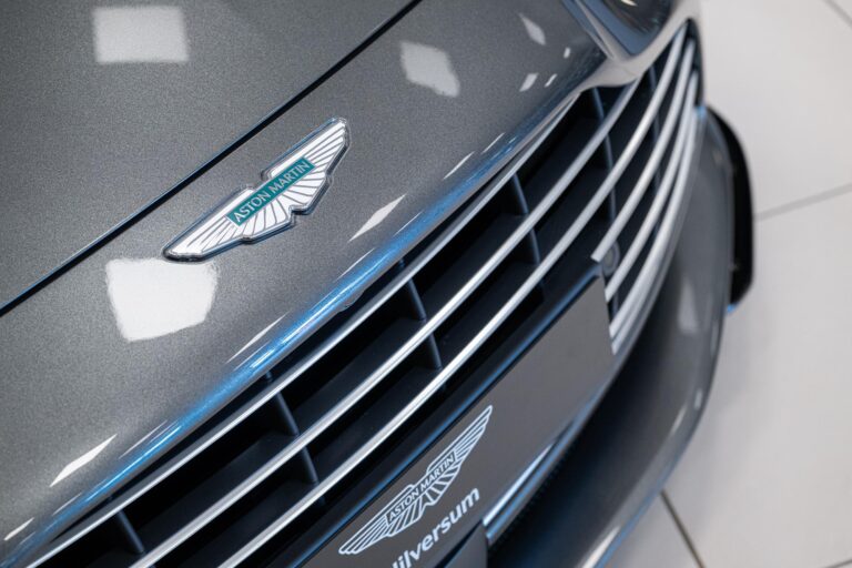 Aston Martin DB12 Volante