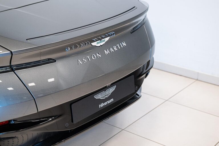 Aston Martin DB12 Volante