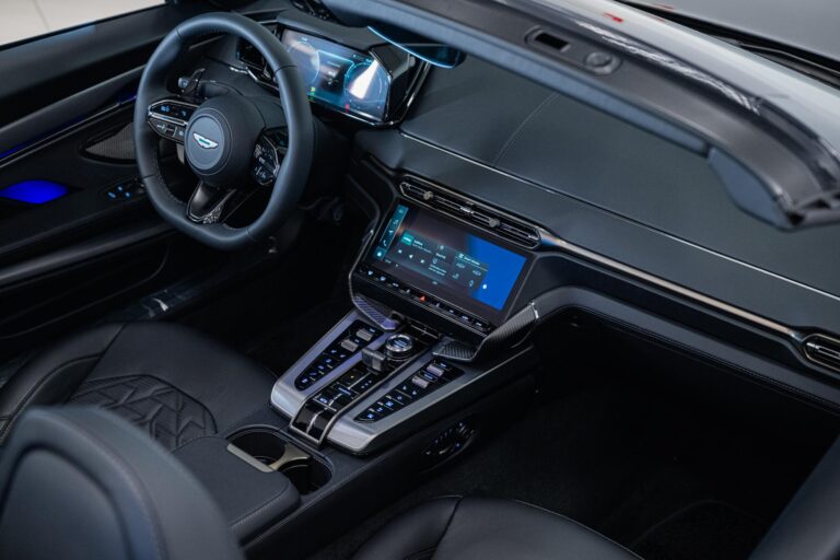Aston Martin Vanquish Volante