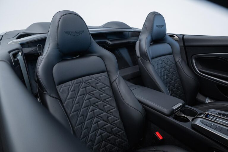 Aston Martin Vanquish Volante
