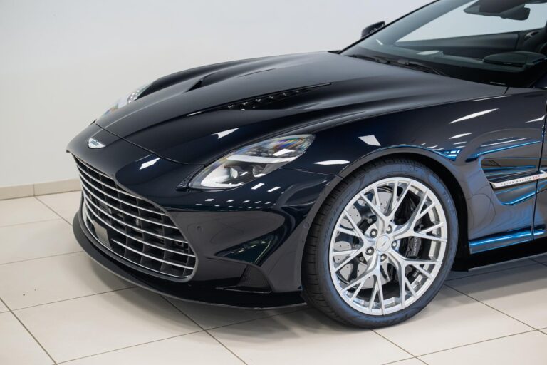 Aston Martin Vanquish Volante